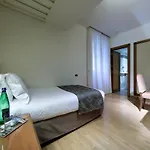 Exe Majestic 4* Nápoles