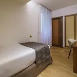 Exe Majestic Hotel Nápoles