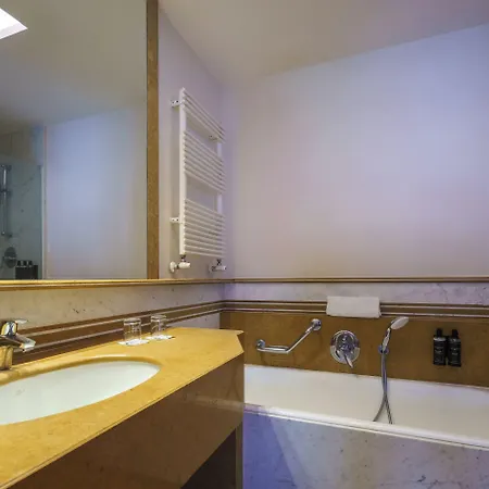 Exe Majestic 4* Napoli