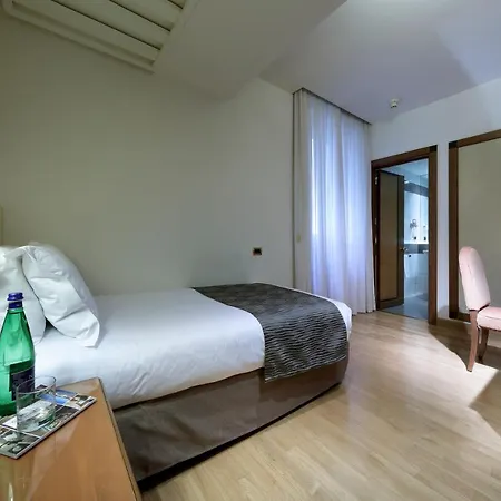 Exe Majestic 4* Napoli