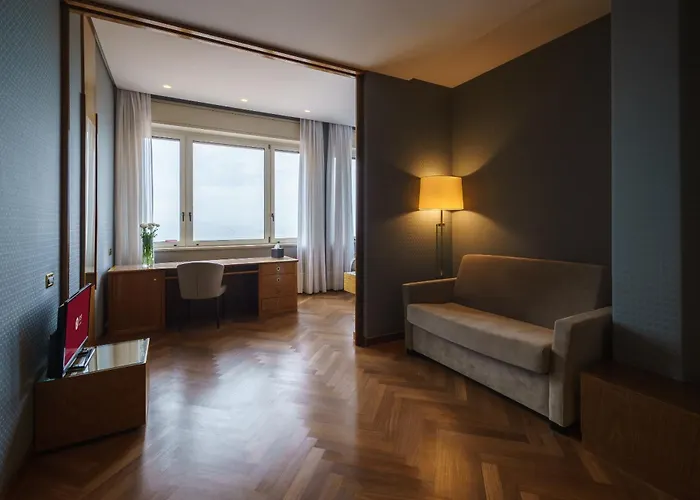 엑세 마예스티크 나폴리