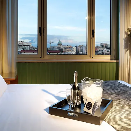 Exe Majestic 4* Neapol